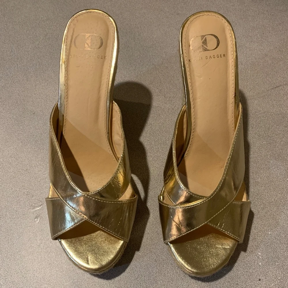 Kelsi Dagger Gold Wedge Platform Slide Sandals sz 8.5